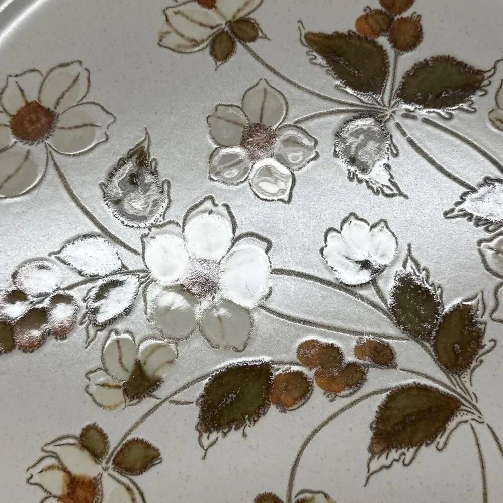Vintage Berry Blossom Stoneware Plate – Floral Dinnerware, Made in Japan (12.25